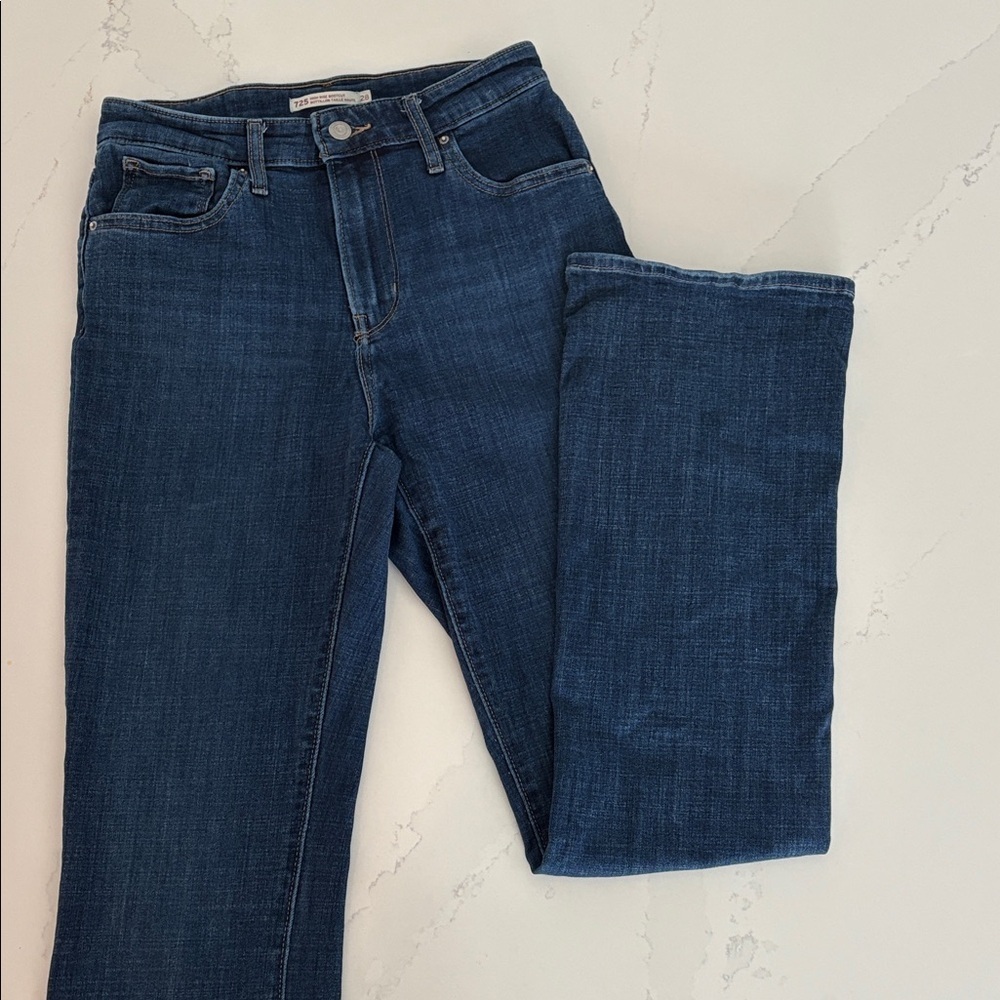 Levi's 725 Women's High Rise Bootcut Jeans - Classic Blue size 28